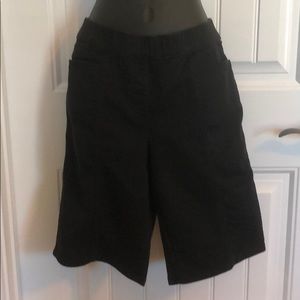 Black short with elastic waistband